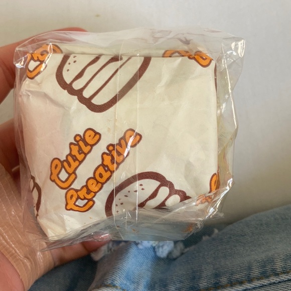 RARE cutie creative burger squishy - Picture 3 of 3